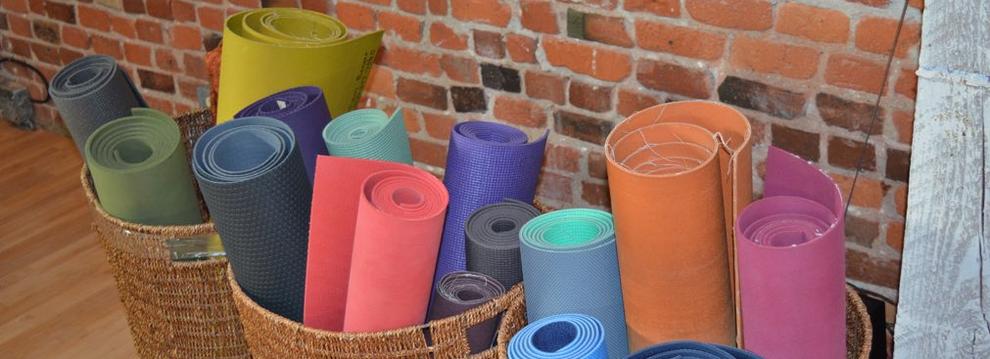 we review the best portable yoga mats for travel